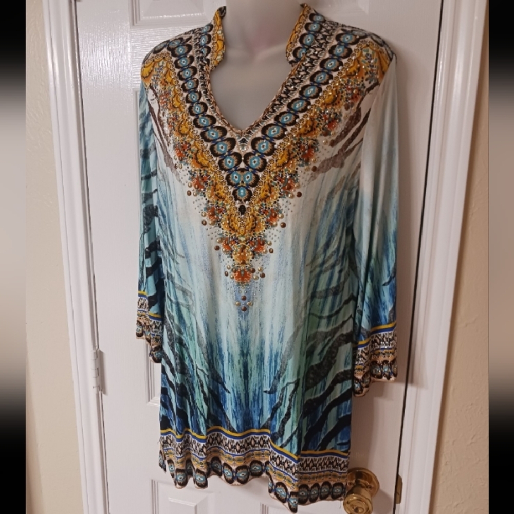 Cristina V Blue and Gold Patterned Top Size XL. NWOT